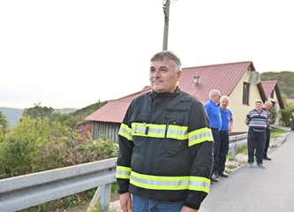 FOTO Prekogranična vatrogasna vježba u Petričkom Selu: Slovenski i žumberački vatrogasci pokazali spremnost i spretnost